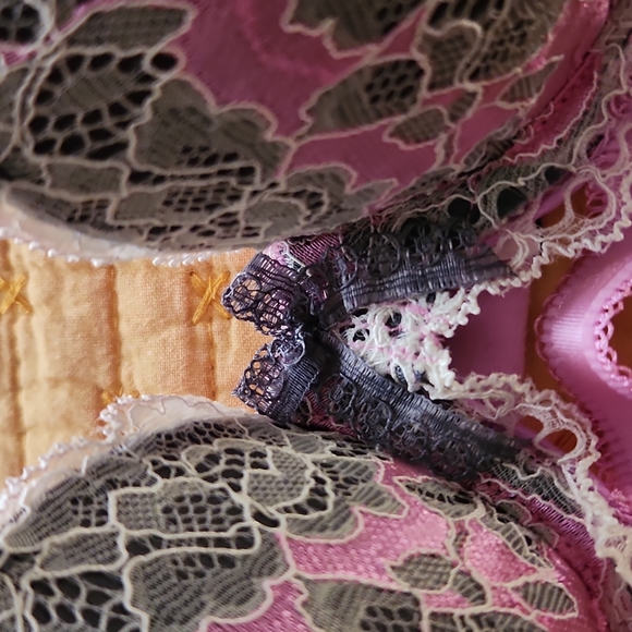 VS Dream Angel's lined Demi EUC 32A - Picture 4 of 11